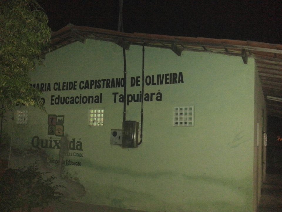 Escola_fechada