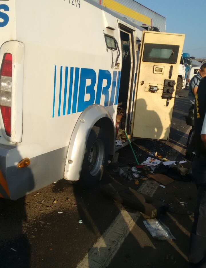 sao_luiz_do_curu_assalto-carro-forte